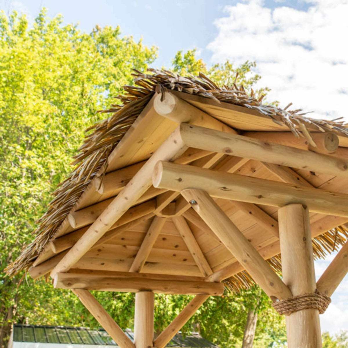 Dundalk LeisureCraft Canadian Timber Tropical Paradise Tiki Bar-None