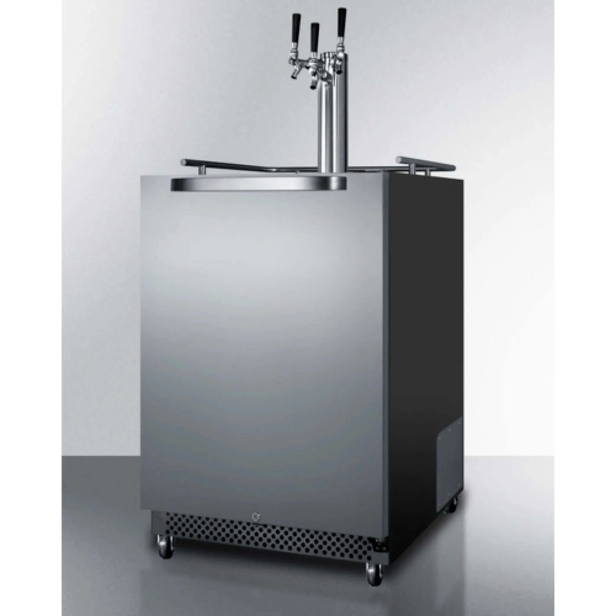 Summit 24" Wide Built-In Outdoor Kegerator - Commericial-