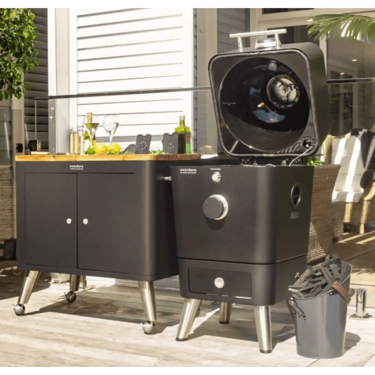 Everdure 4K Electric Ignition Charcoal Outdoor Grill-