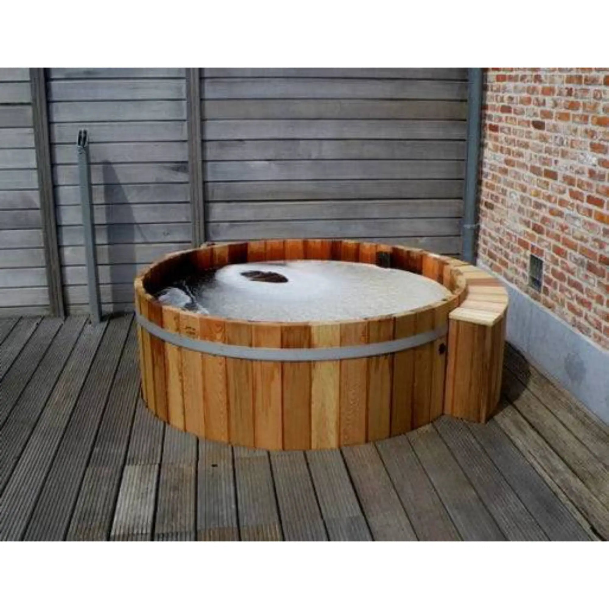 Fluid Float Colonial Cedar Hot Tub