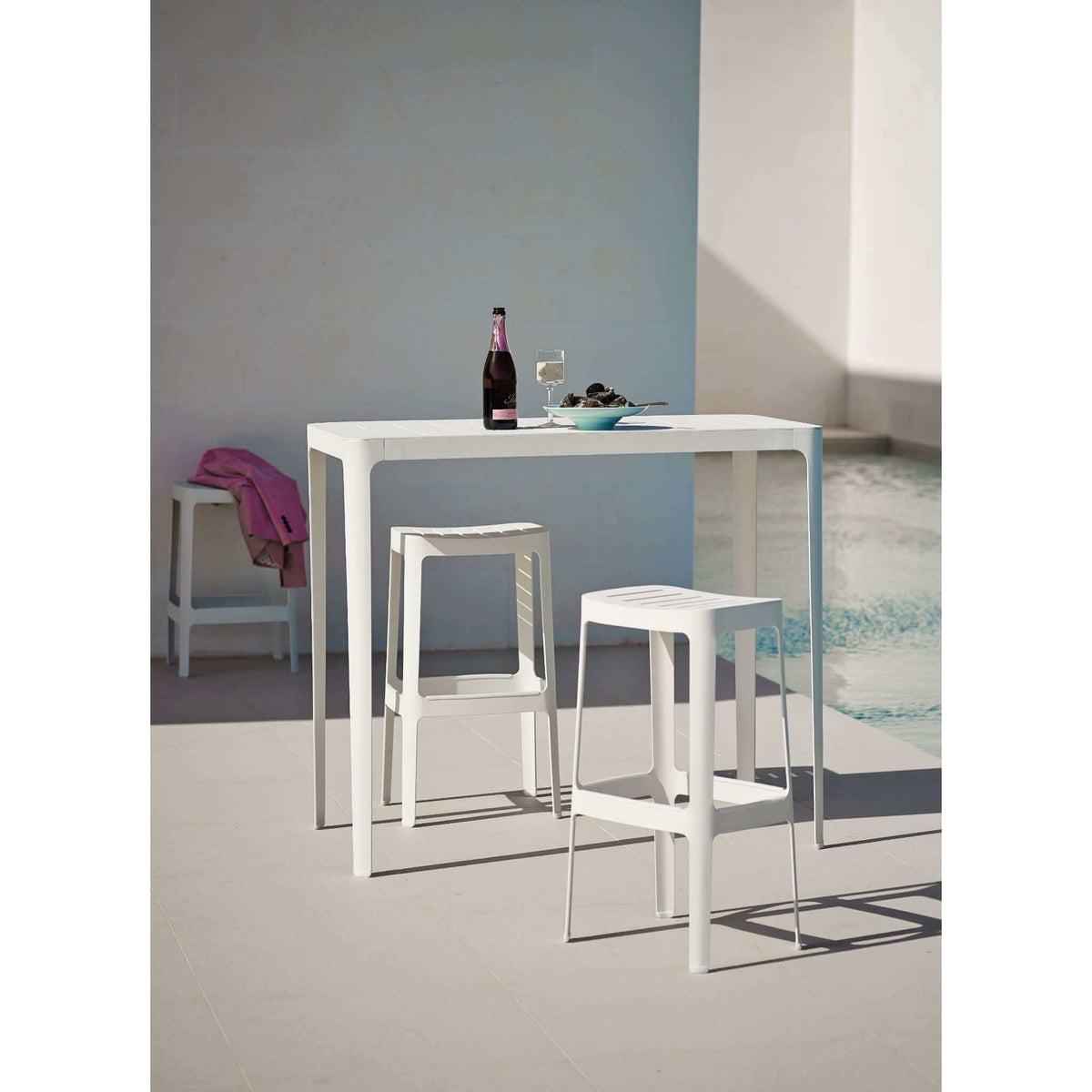 Cane-Line Cut Bar Table-