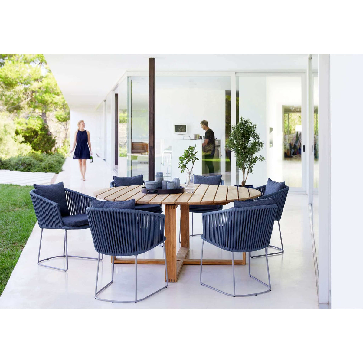 Cane-Line Endless Dining Table, Dia. 170 cm-